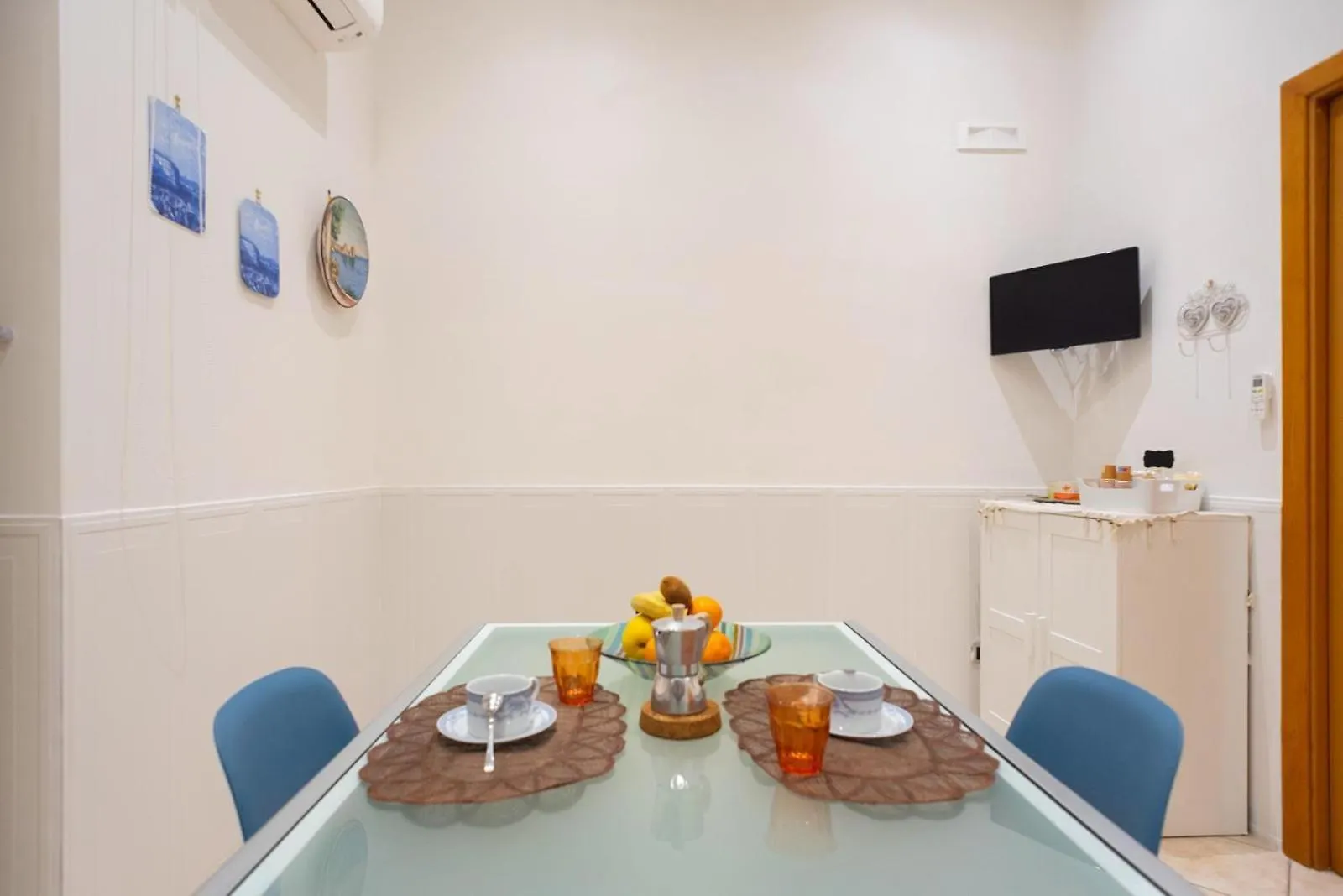 Domus Cirillo13 Apartment Naples Italy
